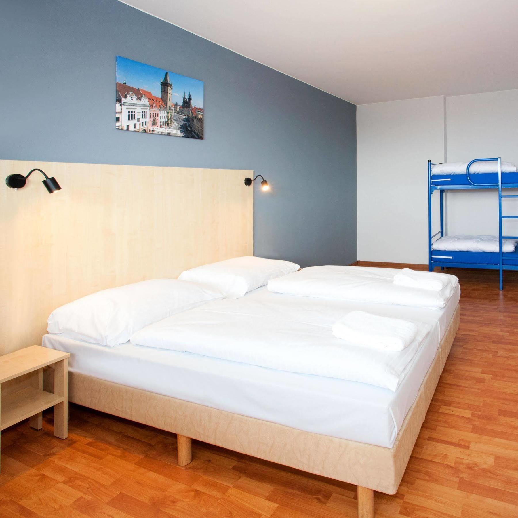 Albergue A&o Metro Strizkov